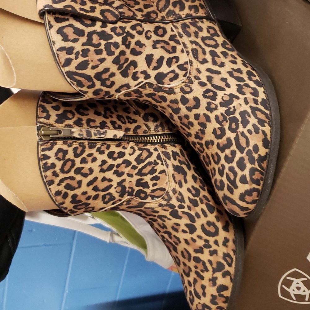 Ariat Leopard Print 7" leather Ankle boot, size 7B